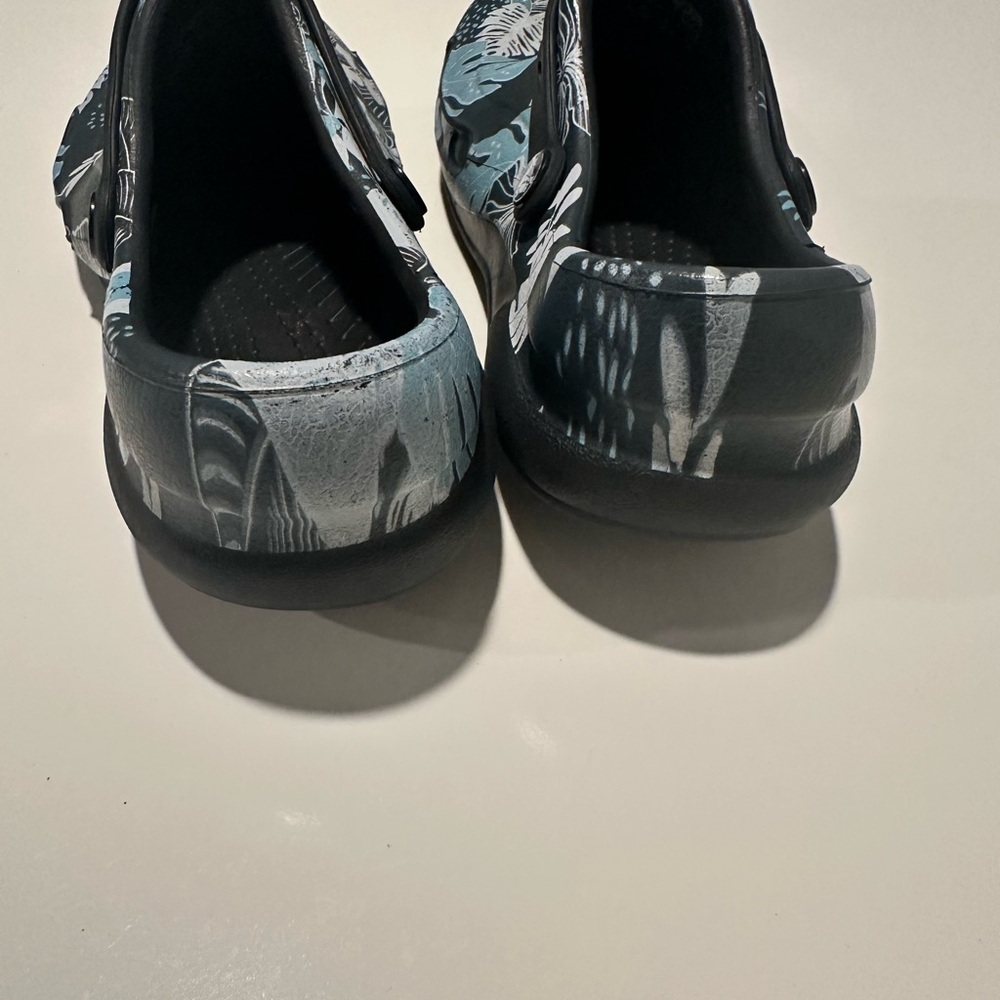 Crocs  Floral Clogs - Black and Blue size M-10 , W-12 - Picture 4 of 10
